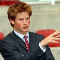 Pangeran Harry Ingin Pisah dari Rokok 